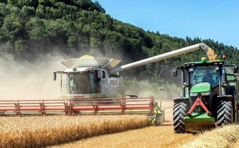 Maquinaria agrícola claves para mejorar su rendimiento